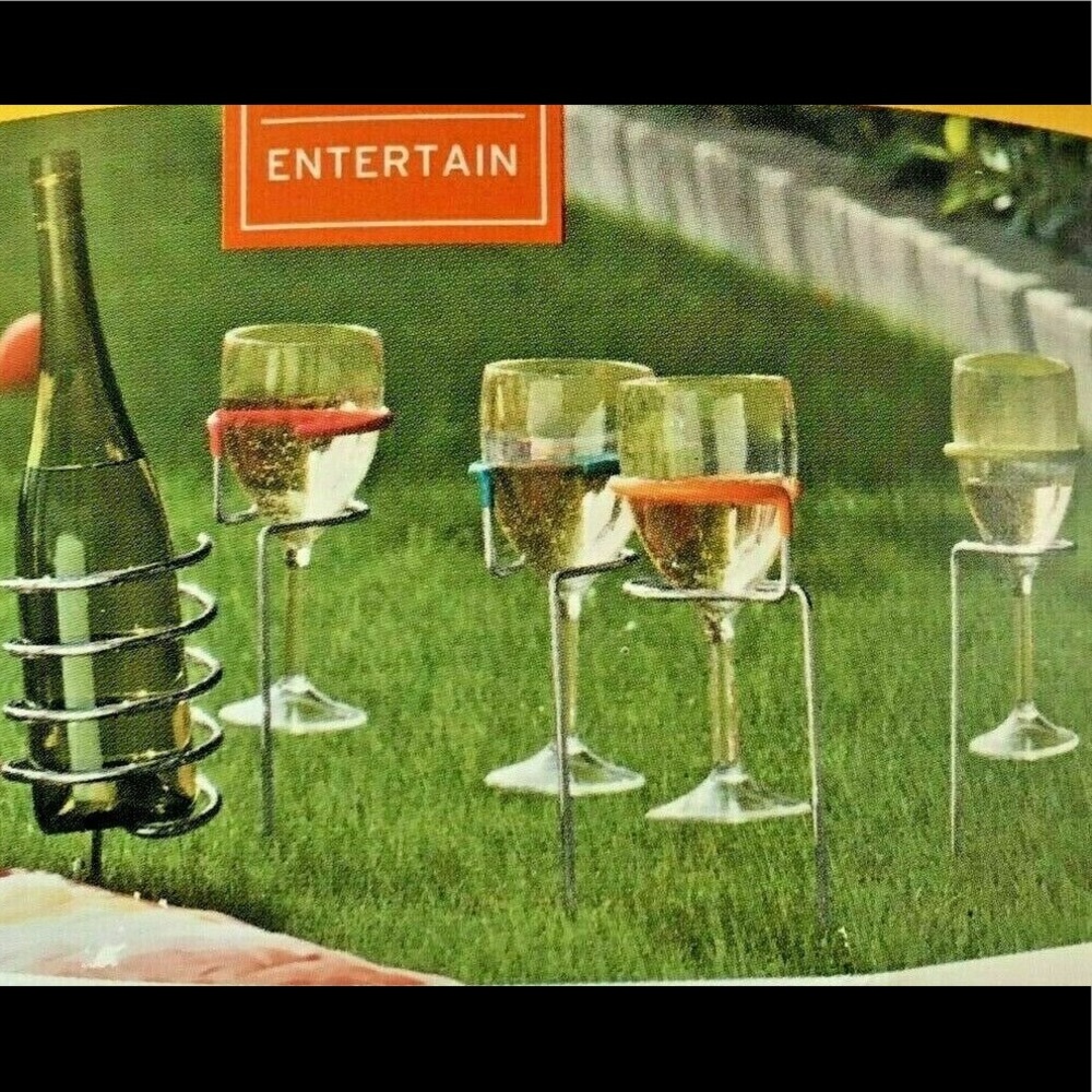 5 Piece Outdoor Wine Stake Set